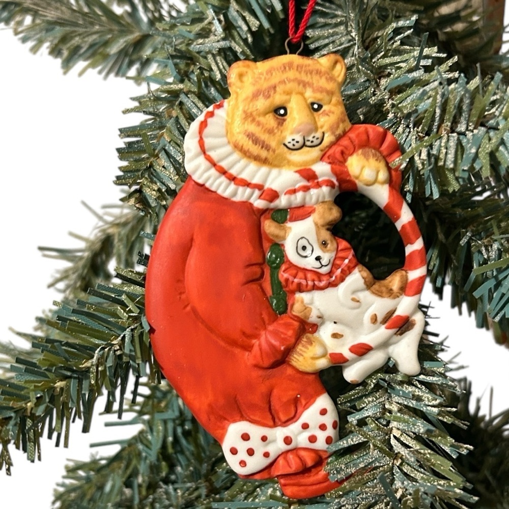 Schmid Gordon Fraser Vintage 1985 Cat Holding Dog Christmas Ornament